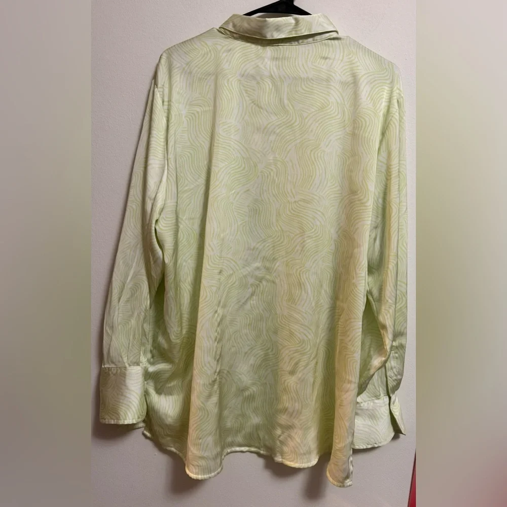 A New Day - Light Green Patterned Blouse -‎ Size Large